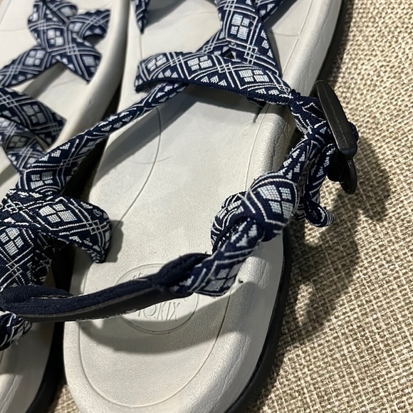 Viakix Women's Walking Comfort Sandals S 10- Excellent Cushioning and Condition! - Picture 9 of 9